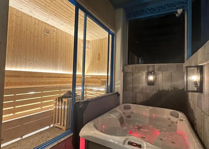 S - Center, Near - 6br Private With Pool, Jacuzzi, Sauna, Karaoke