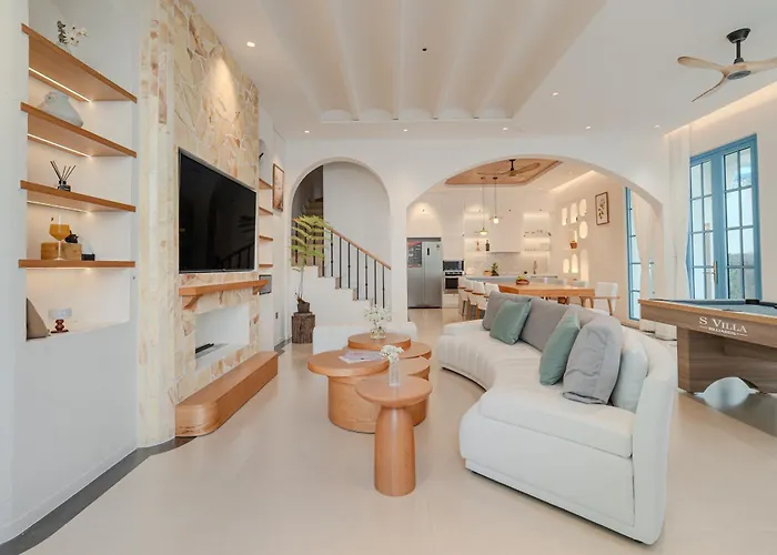 S - Center, Near - 6br Private With Pool, Jacuzzi, Sauna, Karaoke *