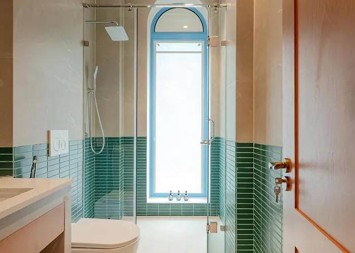 Villa S - Center, Near - 6br Private With Pool, Jacuzzi, Sauna, Karaoke *