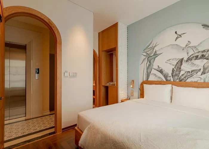 S - Center, Near - 6br Private With Pool, Jacuzzi, Sauna, Karaoke * Hạ Long