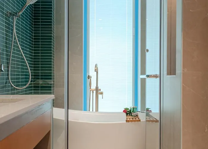 Villa S - Center, Near - 6br Private With Pool, Jacuzzi, Sauna, Karaoke *