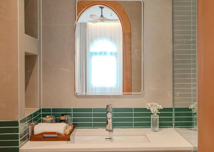 S - Center, Near - 6br Private With Pool, Jacuzzi, Sauna, Karaoke *