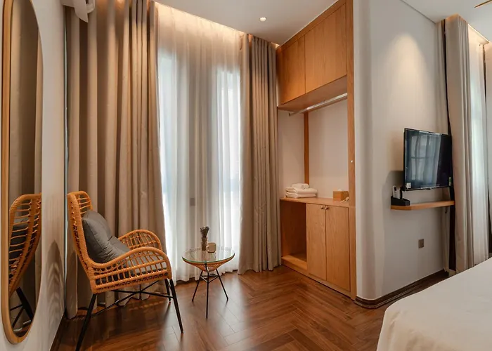 S - Center, Near - 6br Private With Pool, Jacuzzi, Sauna, Karaoke Hạ Long