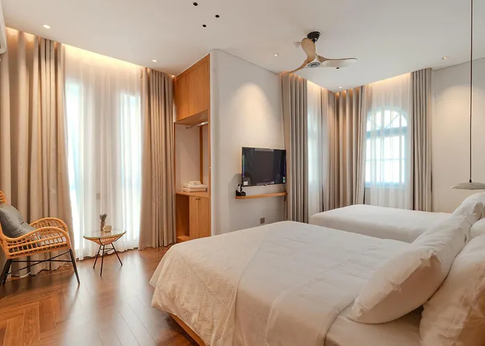 S - Center, Near - 6br Private With Pool, Jacuzzi, Sauna, Karaoke Hạ Long