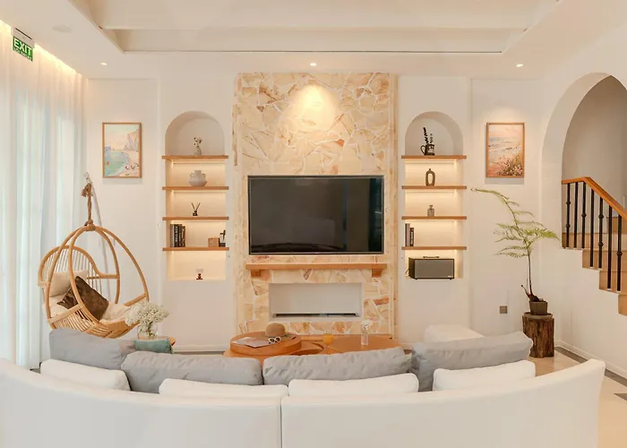 S - Center, Near - 6br Private With Pool, Jacuzzi, Sauna, Karaoke Villa