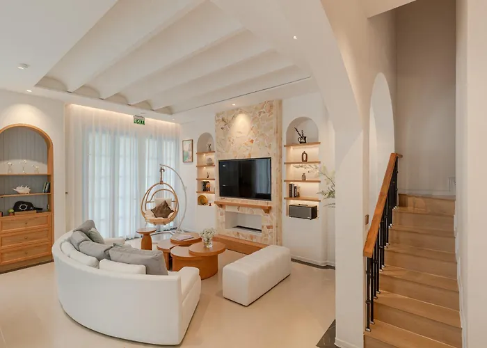 Villa S - Center, Near - 6br Private With Pool, Jacuzzi, Sauna, Karaoke