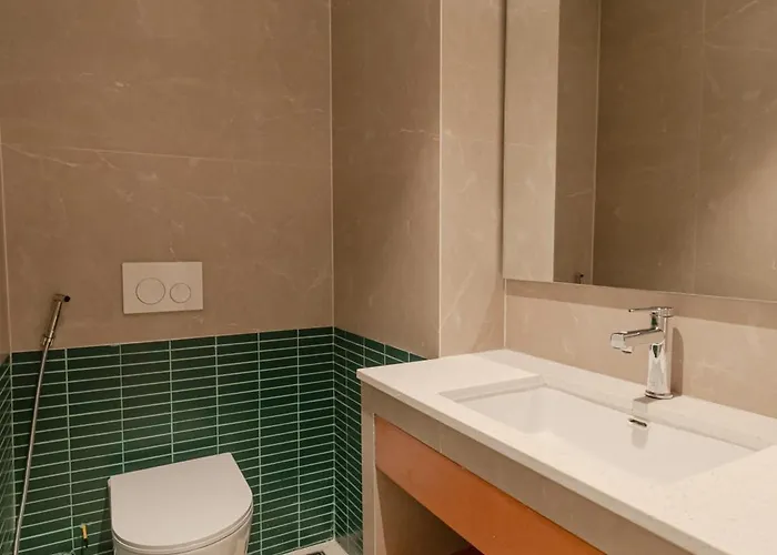 Villa S - Center, Near - 6br Private With Pool, Jacuzzi, Sauna, Karaoke *
