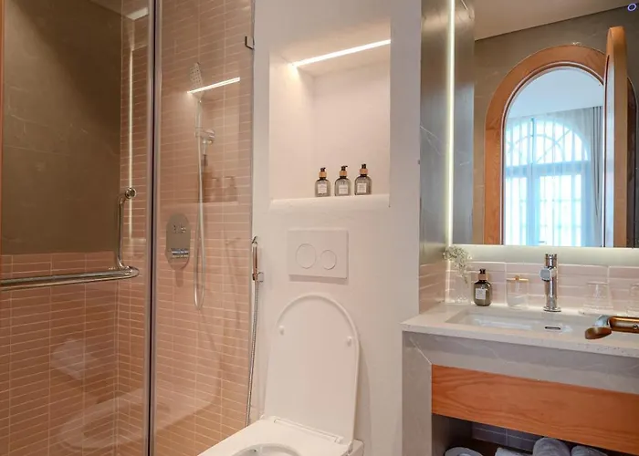 S - Center, Near - 6br Private With Pool, Jacuzzi, Sauna, Karaoke *