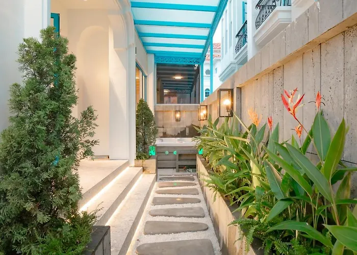 Villa S - Center, Near - 6br Private With Pool, Jacuzzi, Sauna, Karaoke *