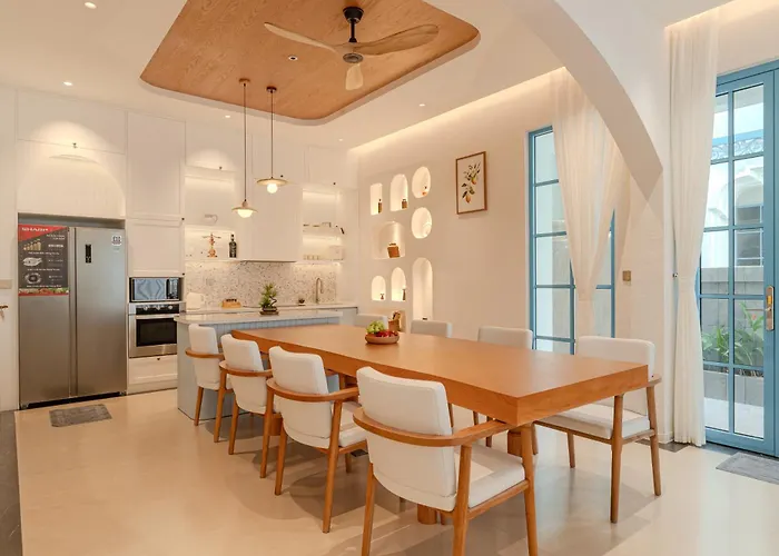 S - Center, Near - 6br Private With Pool, Jacuzzi, Sauna, Karaoke Villa Hạ Long