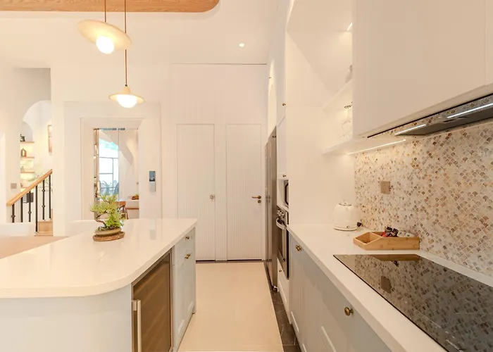 S - Center, Near - 6br Private With Pool, Jacuzzi, Sauna, Karaoke Hạ Long