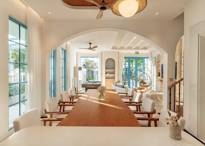Villa S - Center, Near - 6br Private With Pool, Jacuzzi, Sauna, Karaoke