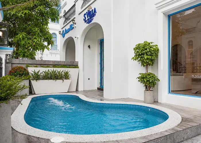 S - Center, Near - 6br Private With Pool, Jacuzzi, Sauna, Karaoke *